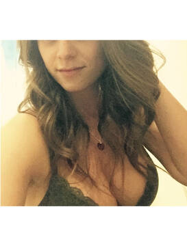 Public Photo of dermehot